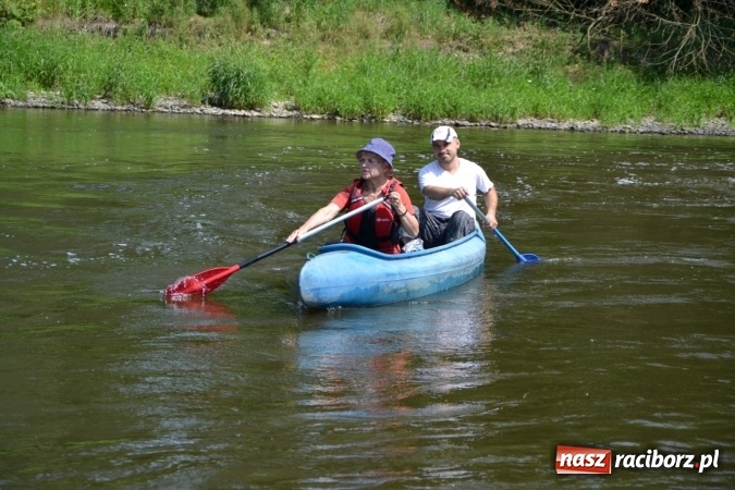 Zdjęcie w galerii na portalu naszraciborz.pl: Graniczne meandry otwarte. Gmina Krzyżanowice i miasto Bogumin oficjalnie rozpoczęli sezon wodniacki  wiadomości z regionu