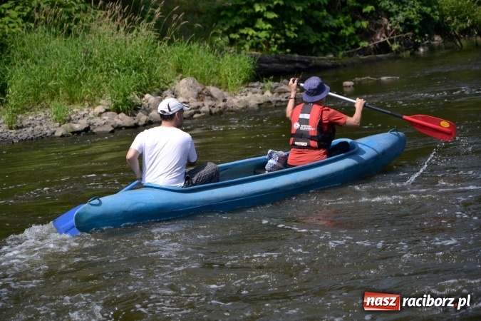 Zdjęcie w galerii na portalu naszraciborz.pl: Graniczne meandry otwarte. Gmina Krzyżanowice i miasto Bogumin oficjalnie rozpoczęli sezon wodniacki  wiadomości z regionu
