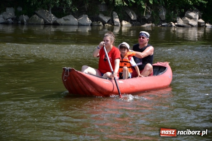 Zdjęcie w galerii na portalu naszraciborz.pl: Graniczne meandry otwarte. Gmina Krzyżanowice i miasto Bogumin oficjalnie rozpoczęli sezon wodniacki  wiadomości z regionu