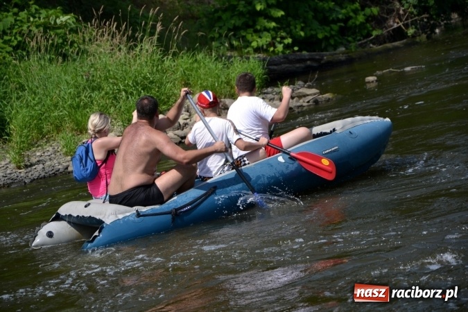 Zdjęcie w galerii na portalu naszraciborz.pl: Graniczne meandry otwarte. Gmina Krzyżanowice i miasto Bogumin oficjalnie rozpoczęli sezon wodniacki  wiadomości z regionu