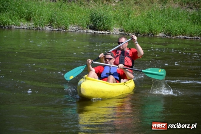 Zdjęcie w galerii na portalu naszraciborz.pl: Graniczne meandry otwarte. Gmina Krzyżanowice i miasto Bogumin oficjalnie rozpoczęli sezon wodniacki  wiadomości z regionu
