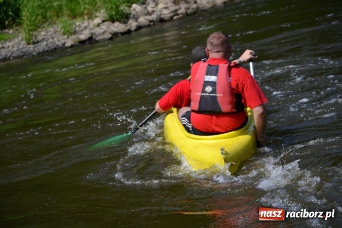 Zdjęcie w galerii na portalu naszraciborz.pl: Graniczne meandry otwarte. Gmina Krzyżanowice i miasto Bogumin oficjalnie rozpoczęli sezon wodniacki  wiadomości z regionu