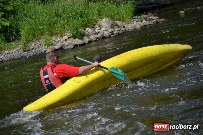 Zdjęcie w galerii na portalu naszraciborz.pl: Graniczne meandry otwarte. Gmina Krzyżanowice i miasto Bogumin oficjalnie rozpoczęli sezon wodniacki  wiadomości z regionu