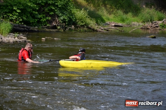 Zdjęcie w galerii na portalu naszraciborz.pl: Graniczne meandry otwarte. Gmina Krzyżanowice i miasto Bogumin oficjalnie rozpoczęli sezon wodniacki  wiadomości z regionu