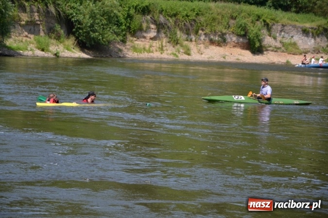 Zdjęcie w galerii na portalu naszraciborz.pl: Graniczne meandry otwarte. Gmina Krzyżanowice i miasto Bogumin oficjalnie rozpoczęli sezon wodniacki  wiadomości z regionu