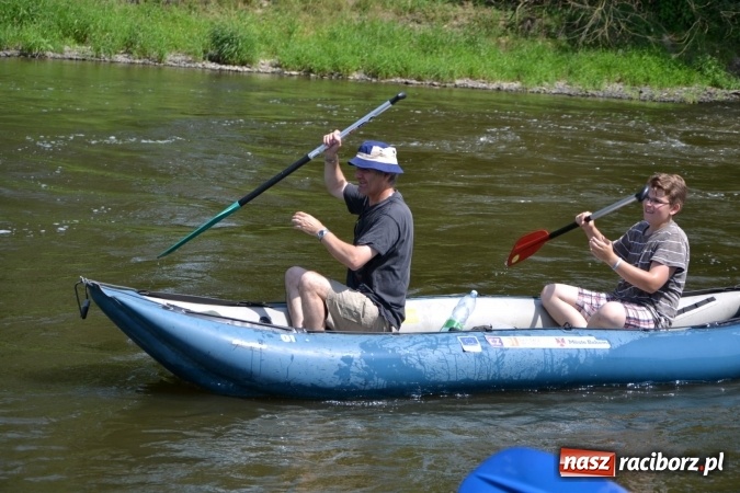 Zdjęcie w galerii na portalu naszraciborz.pl: Graniczne meandry otwarte. Gmina Krzyżanowice i miasto Bogumin oficjalnie rozpoczęli sezon wodniacki  wiadomości z regionu