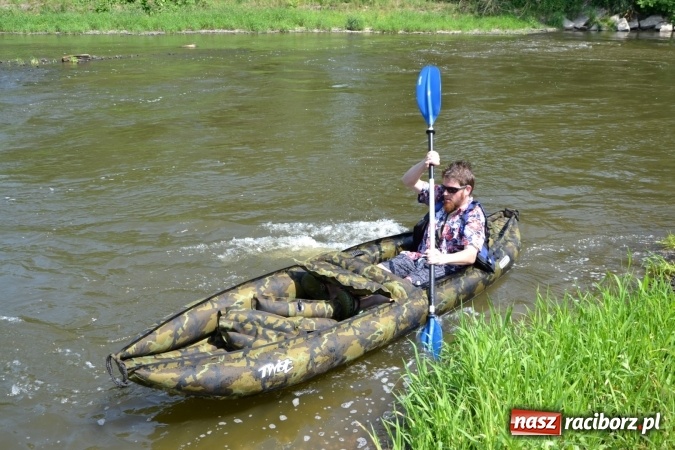 Zdjęcie w galerii na portalu naszraciborz.pl: Graniczne meandry otwarte. Gmina Krzyżanowice i miasto Bogumin oficjalnie rozpoczęli sezon wodniacki  wiadomości z regionu