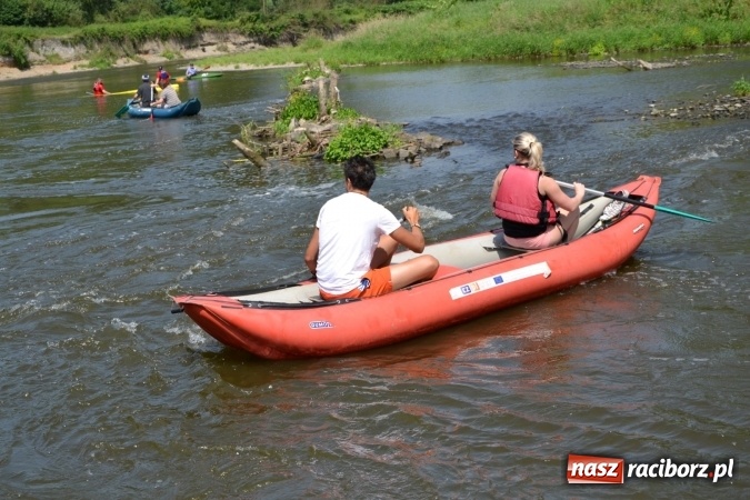 Zdjęcie w galerii na portalu naszraciborz.pl: Graniczne meandry otwarte. Gmina Krzyżanowice i miasto Bogumin oficjalnie rozpoczęli sezon wodniacki  wiadomości z regionu