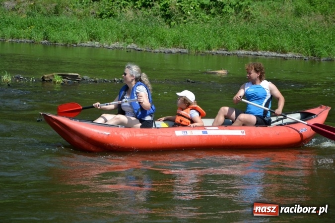 Zdjęcie w galerii na portalu naszraciborz.pl: Graniczne meandry otwarte. Gmina Krzyżanowice i miasto Bogumin oficjalnie rozpoczęli sezon wodniacki  wiadomości z regionu