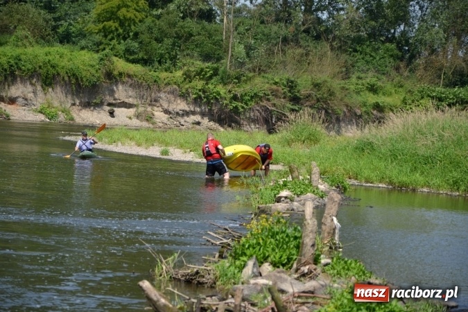 Zdjęcie w galerii na portalu naszraciborz.pl: Graniczne meandry otwarte. Gmina Krzyżanowice i miasto Bogumin oficjalnie rozpoczęli sezon wodniacki  wiadomości z regionu