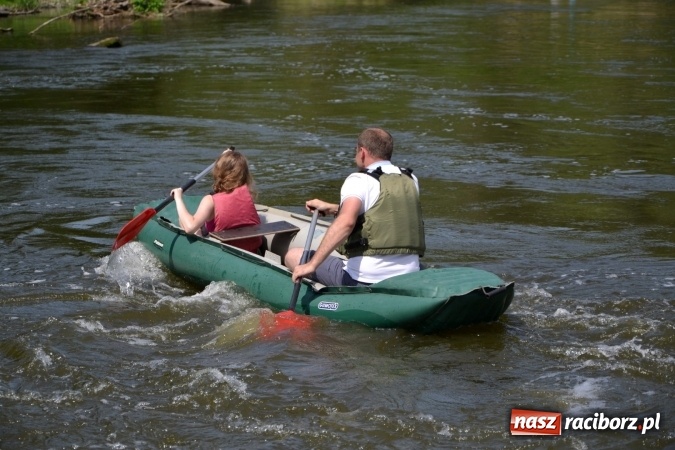 Zdjęcie w galerii na portalu naszraciborz.pl: Graniczne meandry otwarte. Gmina Krzyżanowice i miasto Bogumin oficjalnie rozpoczęli sezon wodniacki  wiadomości z regionu