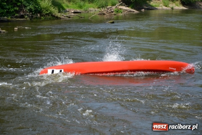 Zdjęcie w galerii na portalu naszraciborz.pl: Graniczne meandry otwarte. Gmina Krzyżanowice i miasto Bogumin oficjalnie rozpoczęli sezon wodniacki  wiadomości z regionu