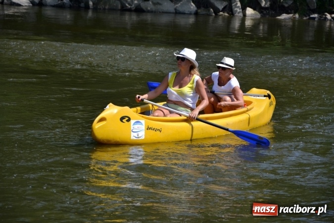 Zdjęcie w galerii na portalu naszraciborz.pl: Graniczne meandry otwarte. Gmina Krzyżanowice i miasto Bogumin oficjalnie rozpoczęli sezon wodniacki  wiadomości z regionu