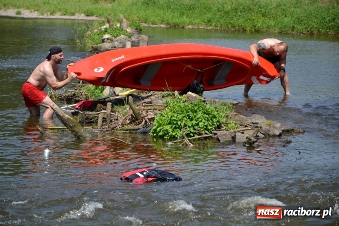 Zdjęcie w galerii na portalu naszraciborz.pl: Graniczne meandry otwarte. Gmina Krzyżanowice i miasto Bogumin oficjalnie rozpoczęli sezon wodniacki  wiadomości z regionu
