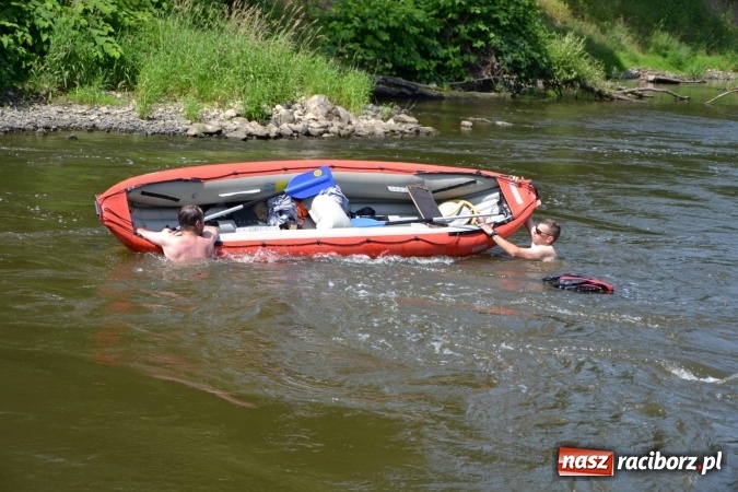 Zdjęcie w galerii na portalu naszraciborz.pl: Graniczne meandry otwarte. Gmina Krzyżanowice i miasto Bogumin oficjalnie rozpoczęli sezon wodniacki  wiadomości z regionu