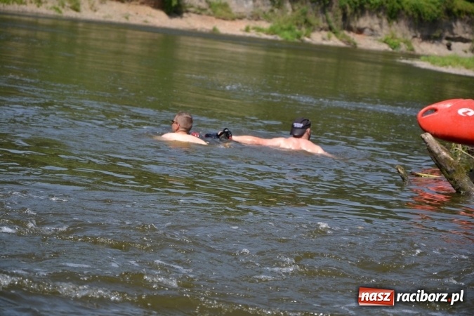 Zdjęcie w galerii na portalu naszraciborz.pl: Graniczne meandry otwarte. Gmina Krzyżanowice i miasto Bogumin oficjalnie rozpoczęli sezon wodniacki  wiadomości z regionu