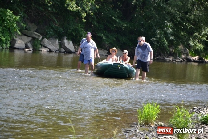 Zdjęcie w galerii na portalu naszraciborz.pl: Graniczne meandry otwarte. Gmina Krzyżanowice i miasto Bogumin oficjalnie rozpoczęli sezon wodniacki  wiadomości z regionu