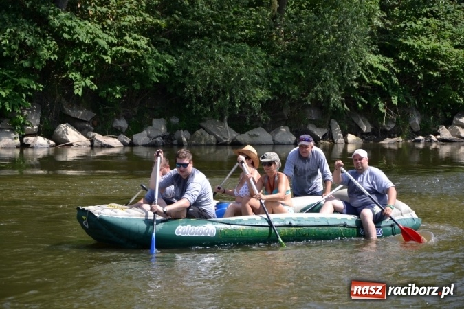 Zdjęcie w galerii na portalu naszraciborz.pl: Graniczne meandry otwarte. Gmina Krzyżanowice i miasto Bogumin oficjalnie rozpoczęli sezon wodniacki  wiadomości z regionu
