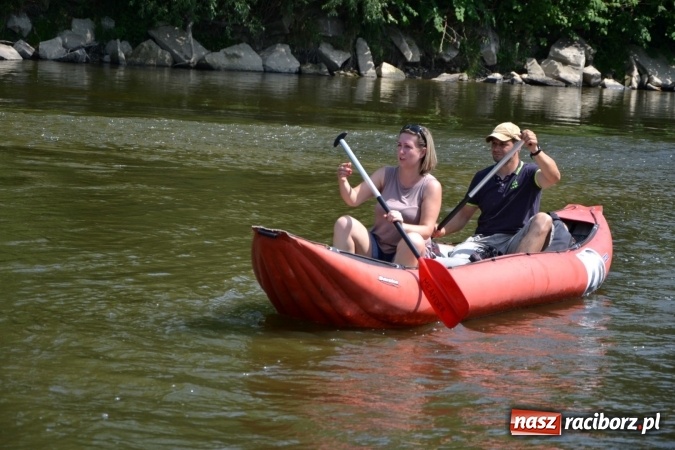 Zdjęcie w galerii na portalu naszraciborz.pl: Graniczne meandry otwarte. Gmina Krzyżanowice i miasto Bogumin oficjalnie rozpoczęli sezon wodniacki  wiadomości z regionu