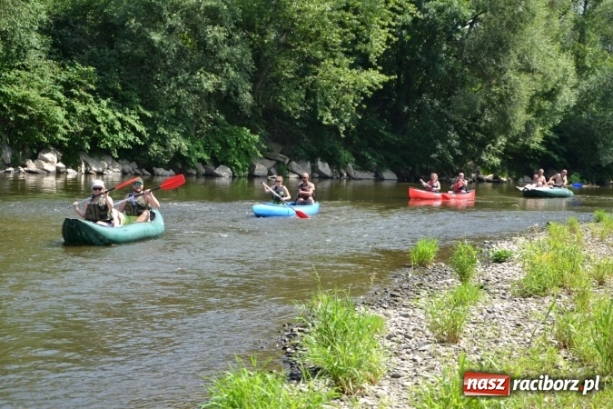 Zdjęcie w galerii na portalu naszraciborz.pl: Graniczne meandry otwarte. Gmina Krzyżanowice i miasto Bogumin oficjalnie rozpoczęli sezon wodniacki  wiadomości z regionu
