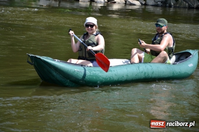 Zdjęcie w galerii na portalu naszraciborz.pl: Graniczne meandry otwarte. Gmina Krzyżanowice i miasto Bogumin oficjalnie rozpoczęli sezon wodniacki  wiadomości z regionu