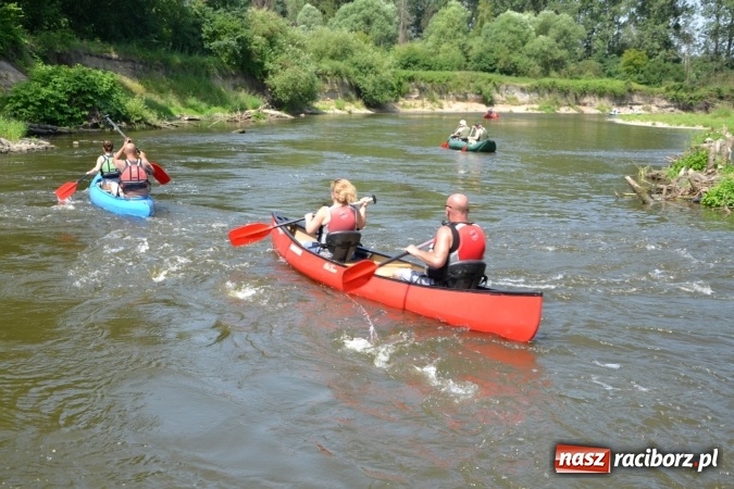 Zdjęcie w galerii na portalu naszraciborz.pl: Graniczne meandry otwarte. Gmina Krzyżanowice i miasto Bogumin oficjalnie rozpoczęli sezon wodniacki  wiadomości z regionu