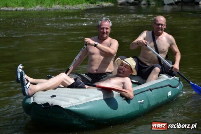 Zdjęcie w galerii na portalu naszraciborz.pl: Graniczne meandry otwarte. Gmina Krzyżanowice i miasto Bogumin oficjalnie rozpoczęli sezon wodniacki  wiadomości z regionu
