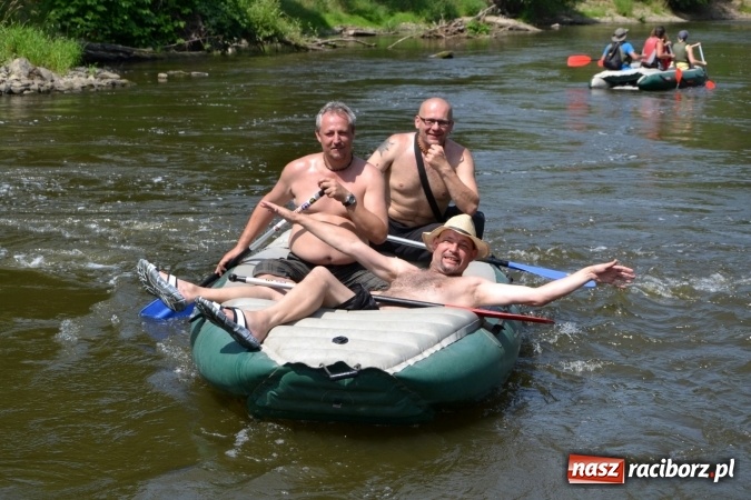 Zdjęcie w galerii na portalu naszraciborz.pl: Graniczne meandry otwarte. Gmina Krzyżanowice i miasto Bogumin oficjalnie rozpoczęli sezon wodniacki  wiadomości z regionu
