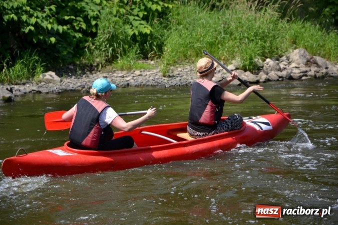 Zdjęcie w galerii na portalu naszraciborz.pl: Graniczne meandry otwarte. Gmina Krzyżanowice i miasto Bogumin oficjalnie rozpoczęli sezon wodniacki  wiadomości z regionu
