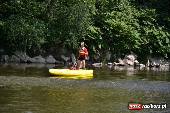 Zdjęcie w galerii na portalu naszraciborz.pl: Graniczne meandry otwarte. Gmina Krzyżanowice i miasto Bogumin oficjalnie rozpoczęli sezon wodniacki  wiadomości z regionu