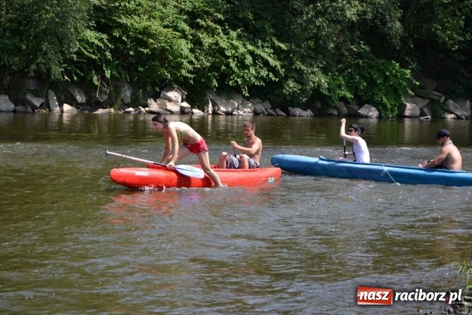 Zdjęcie w galerii na portalu naszraciborz.pl: Graniczne meandry otwarte. Gmina Krzyżanowice i miasto Bogumin oficjalnie rozpoczęli sezon wodniacki  wiadomości z regionu