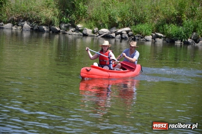 Zdjęcie w galerii na portalu naszraciborz.pl: Graniczne meandry otwarte. Gmina Krzyżanowice i miasto Bogumin oficjalnie rozpoczęli sezon wodniacki  wiadomości z regionu