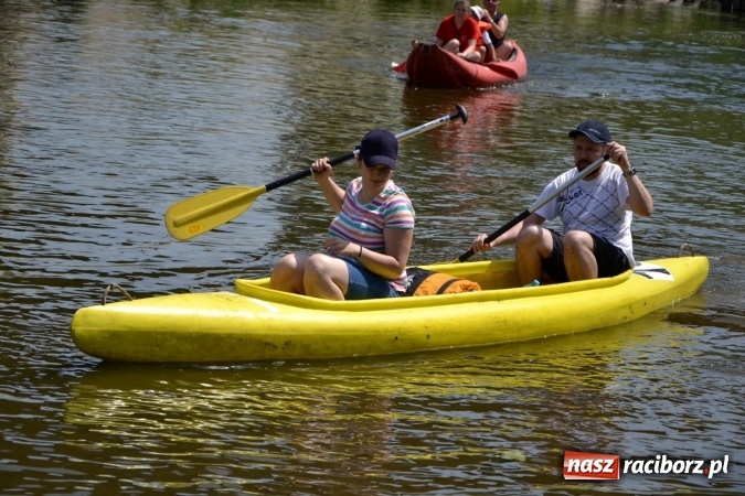Zdjęcie w galerii na portalu naszraciborz.pl: Graniczne meandry otwarte. Gmina Krzyżanowice i miasto Bogumin oficjalnie rozpoczęli sezon wodniacki  wiadomości z regionu