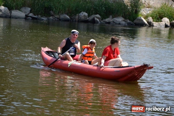 Zdjęcie w galerii na portalu naszraciborz.pl: Graniczne meandry otwarte. Gmina Krzyżanowice i miasto Bogumin oficjalnie rozpoczęli sezon wodniacki  wiadomości z regionu