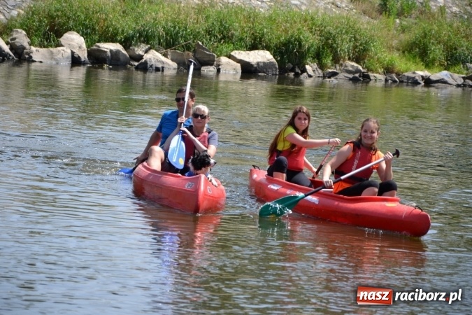 Zdjęcie w galerii na portalu naszraciborz.pl: Graniczne meandry otwarte. Gmina Krzyżanowice i miasto Bogumin oficjalnie rozpoczęli sezon wodniacki  wiadomości z regionu