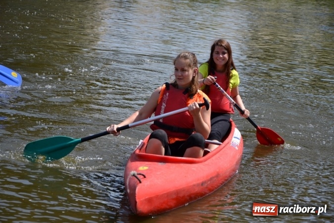 Zdjęcie w galerii na portalu naszraciborz.pl: Graniczne meandry otwarte. Gmina Krzyżanowice i miasto Bogumin oficjalnie rozpoczęli sezon wodniacki  wiadomości z regionu