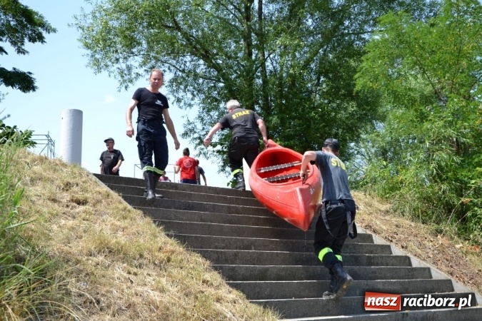 Zdjęcie w galerii na portalu naszraciborz.pl: Graniczne meandry otwarte. Gmina Krzyżanowice i miasto Bogumin oficjalnie rozpoczęli sezon wodniacki  wiadomości z regionu