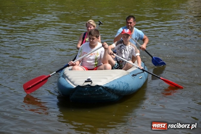 Zdjęcie w galerii na portalu naszraciborz.pl: Graniczne meandry otwarte. Gmina Krzyżanowice i miasto Bogumin oficjalnie rozpoczęli sezon wodniacki  wiadomości z regionu