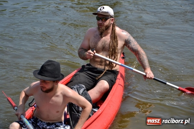 Zdjęcie w galerii na portalu naszraciborz.pl: Graniczne meandry otwarte. Gmina Krzyżanowice i miasto Bogumin oficjalnie rozpoczęli sezon wodniacki  wiadomości z regionu