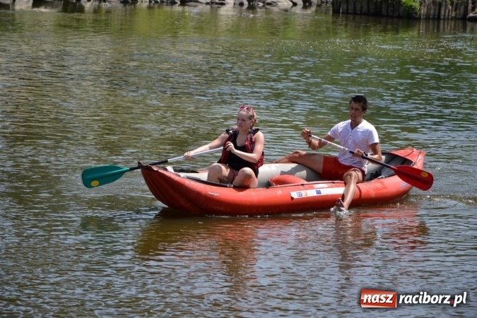 Zdjęcie w galerii na portalu naszraciborz.pl: Graniczne meandry otwarte. Gmina Krzyżanowice i miasto Bogumin oficjalnie rozpoczęli sezon wodniacki  wiadomości z regionu