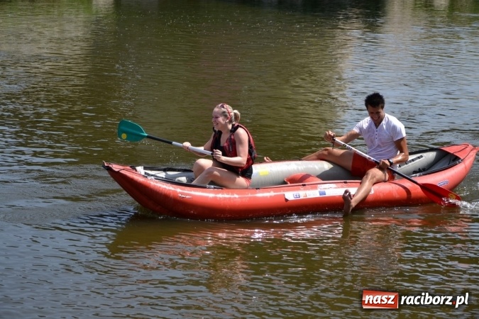 Zdjęcie w galerii na portalu naszraciborz.pl: Graniczne meandry otwarte. Gmina Krzyżanowice i miasto Bogumin oficjalnie rozpoczęli sezon wodniacki  wiadomości z regionu