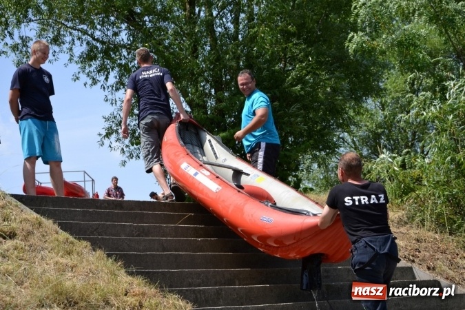 Zdjęcie w galerii na portalu naszraciborz.pl: Graniczne meandry otwarte. Gmina Krzyżanowice i miasto Bogumin oficjalnie rozpoczęli sezon wodniacki  wiadomości z regionu