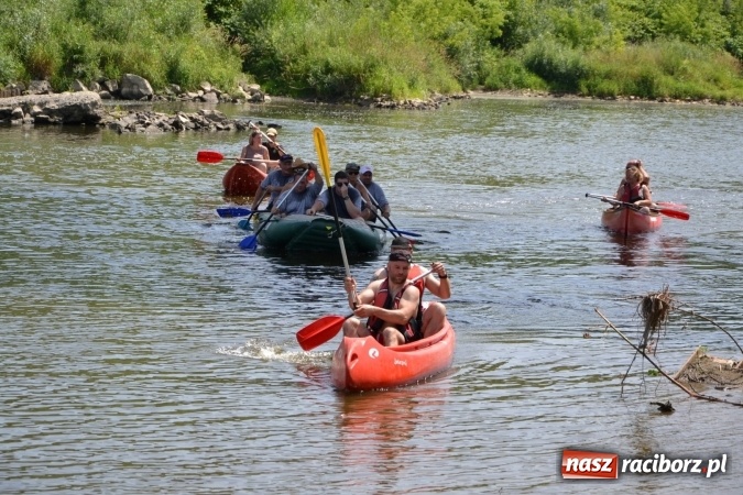 Zdjęcie w galerii na portalu naszraciborz.pl: Graniczne meandry otwarte. Gmina Krzyżanowice i miasto Bogumin oficjalnie rozpoczęli sezon wodniacki  wiadomości z regionu