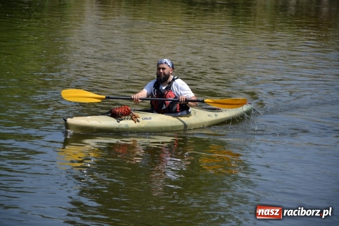 Zdjęcie w galerii na portalu naszraciborz.pl: Graniczne meandry otwarte. Gmina Krzyżanowice i miasto Bogumin oficjalnie rozpoczęli sezon wodniacki  wiadomości z regionu