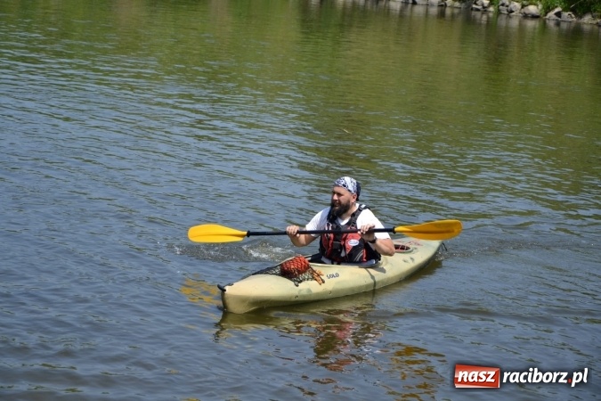 Zdjęcie w galerii na portalu naszraciborz.pl: Graniczne meandry otwarte. Gmina Krzyżanowice i miasto Bogumin oficjalnie rozpoczęli sezon wodniacki  wiadomości z regionu