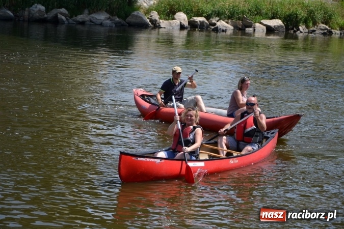 Zdjęcie w galerii na portalu naszraciborz.pl: Graniczne meandry otwarte. Gmina Krzyżanowice i miasto Bogumin oficjalnie rozpoczęli sezon wodniacki  wiadomości z regionu