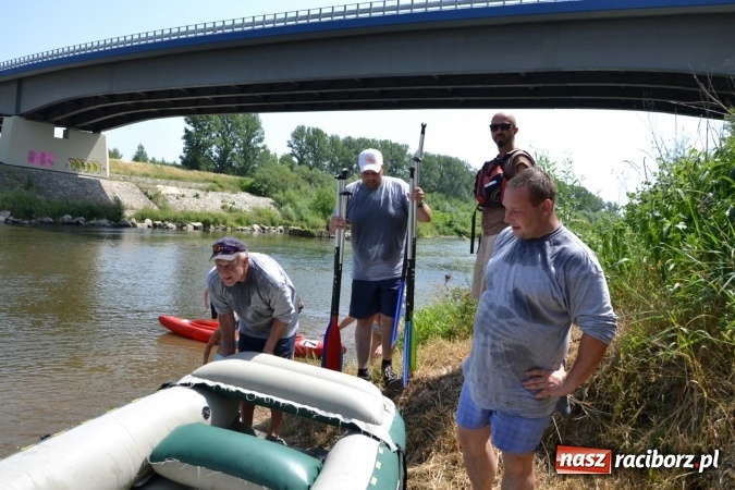 Zdjęcie w galerii na portalu naszraciborz.pl: Graniczne meandry otwarte. Gmina Krzyżanowice i miasto Bogumin oficjalnie rozpoczęli sezon wodniacki  wiadomości z regionu