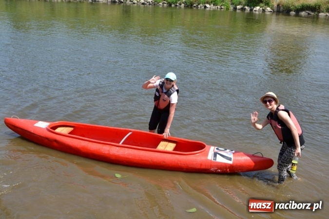 Zdjęcie w galerii na portalu naszraciborz.pl: Graniczne meandry otwarte. Gmina Krzyżanowice i miasto Bogumin oficjalnie rozpoczęli sezon wodniacki  wiadomości z regionu