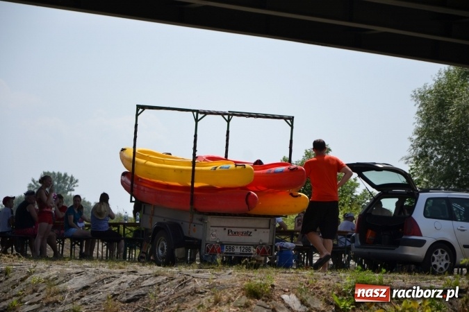 Zdjęcie w galerii na portalu naszraciborz.pl: Graniczne meandry otwarte. Gmina Krzyżanowice i miasto Bogumin oficjalnie rozpoczęli sezon wodniacki  wiadomości z regionu