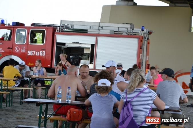 Zdjęcie w galerii na portalu naszraciborz.pl: Graniczne meandry otwarte. Gmina Krzyżanowice i miasto Bogumin oficjalnie rozpoczęli sezon wodniacki  wiadomości z regionu